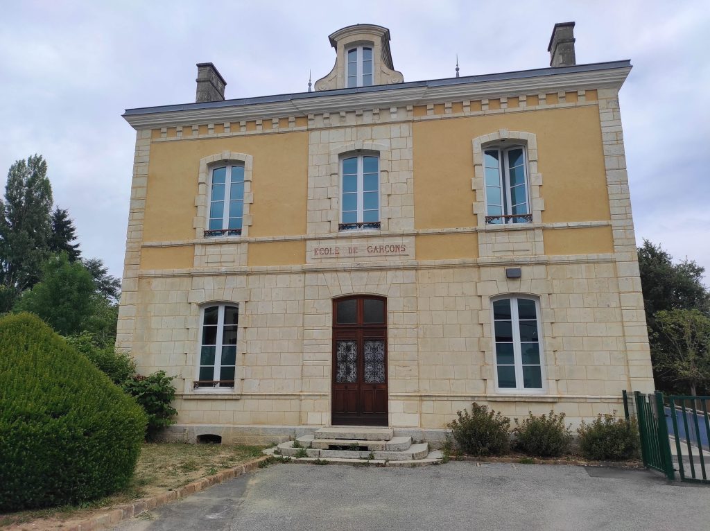 Image montrant l'école de Rémalard
