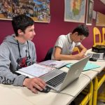 Une partie des élèves de la mini-entreprise du collège Paul-Harel