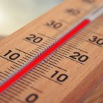 Image montrant un thermomètre haut en chaleur